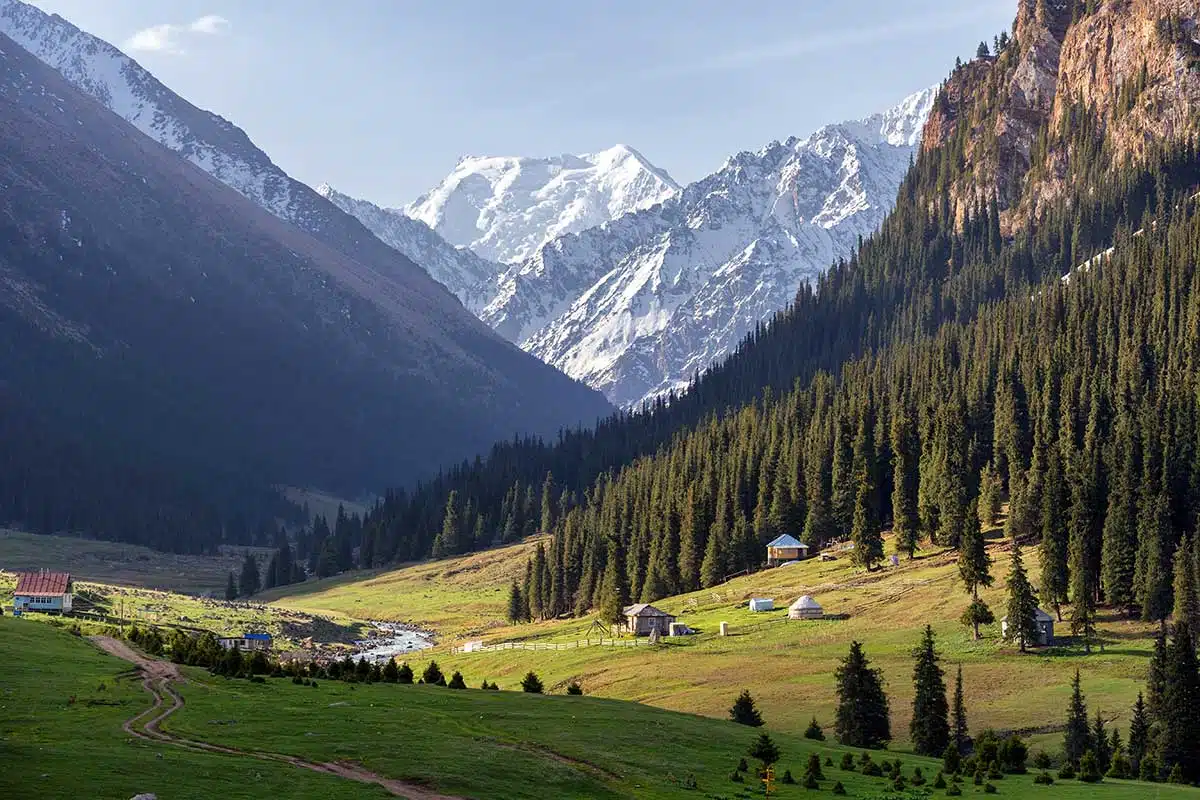 Vallee Altyn Arashan - Kirghizistan